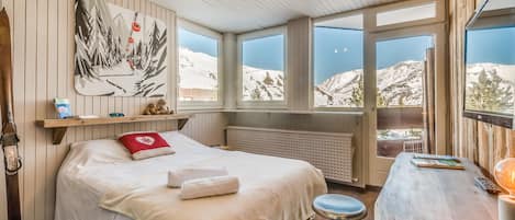 2 bedrooms