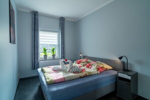2 Schlafzimmer, Reisekinderbett, WLAN, Bettwäsche