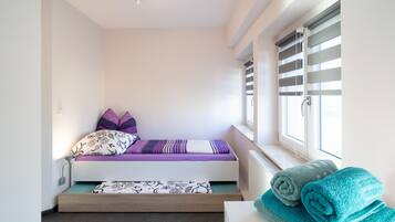 2 Schlafzimmer, Reisekinderbett, WLAN, Bettwäsche