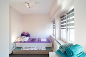 2 Schlafzimmer, Reisekinderbett, WLAN, Bettwäsche