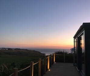 Terrace/patio - Blue Sky: gorgeous home with stunning sea views: walk to beach, shops, cafe, pub (Penzance)