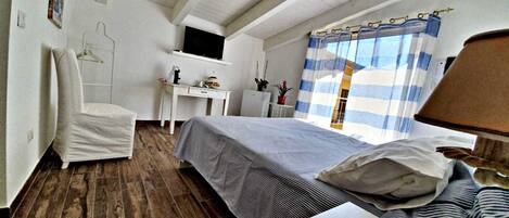 1 chambre, lit parapluie, Wi-Fi, draps fournis