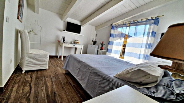 1 chambre, lit parapluie, Wi-Fi, draps fournis