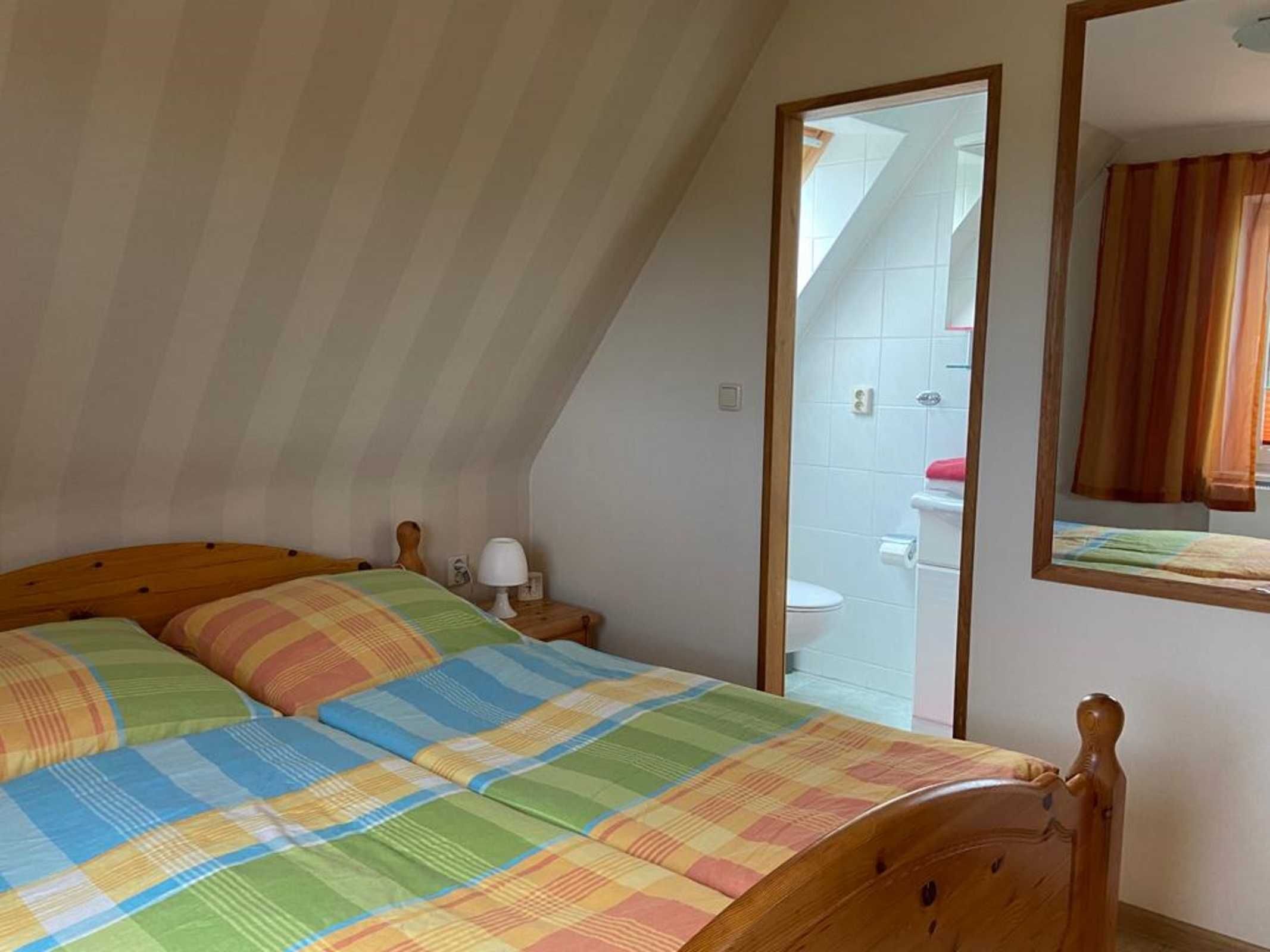 2 bedrooms, travel crib, WiFi, bed sheets