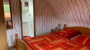 2 Schlafzimmer, Reisekinderbett, WLAN, Bettwäsche