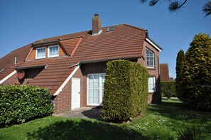 Unclassified image, 3 of 20, button