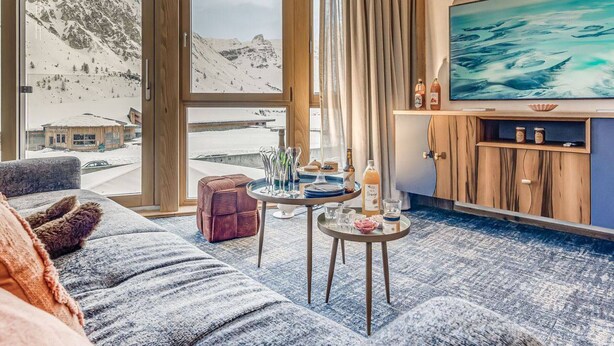 TV - Tignes: Renovated apt, 7 pers, 3 rooms, included services (Tignes)
