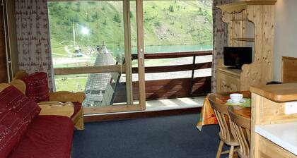 Large studio for 4 - Comfortable with balcony