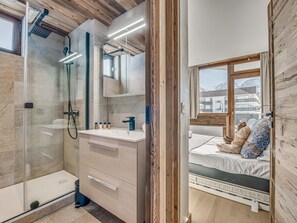Bathroom - Premium 2-room apartment renovated, cozy, at the foot of the slopes, with wifi (Tignes-Le Lavachet)