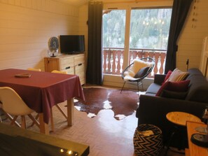 TV - Cozy apartment for 4 with balcony and garage in Châtel (Châtel)