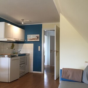 Unclassified image, 4 of 18, button