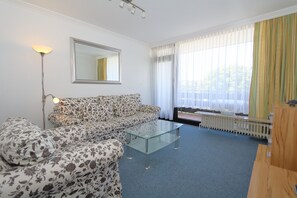 Unclassified image, 5 of 11, button