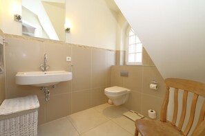 Unclassified image, 2 of 30, button