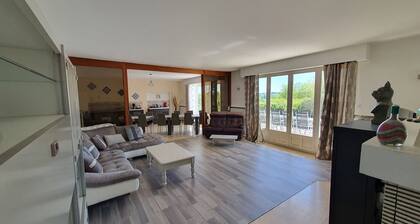 Grande Propriété au calme avec Vue Chùteau