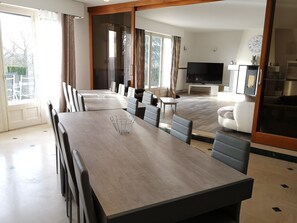 Dining - Large quiet property with Castle View (Veuzain-sur-Loire)