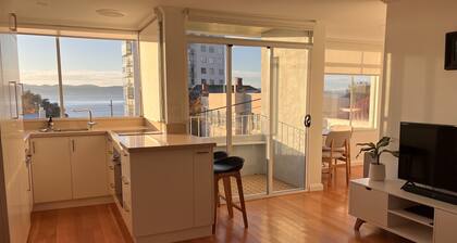 Django’s by Salamanca - Apartment with Balcony and Sea Views