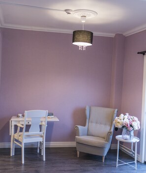 Dobbelt- eller tomannsrom – superior, privat bad | Wi-fi (inkludert) og sengetøy