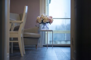 Dobbelt- eller tomannsrom – superior, privat bad | Wi-fi (inkludert) og sengetøy