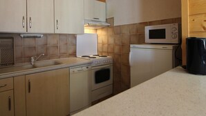 茶具/咖啡用具、冰箱、微波炉、烤箱