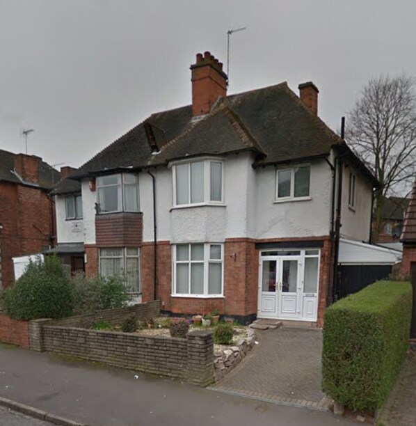 واجهة المنشأة