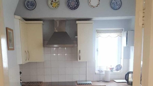 Comfort House | Private kitchen | Fridge, microwave, oven, stovetop - Gloria's House (Birmingham)