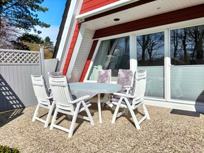 Unclassified image, 5 of 12, button