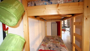 Unclassified image, 4 of 20, button - Modern Studio in Tignes Val Claret - Close to Slopes, TV, Balcony, Kitchen, Ski Locker (Tignes-Val Claret)