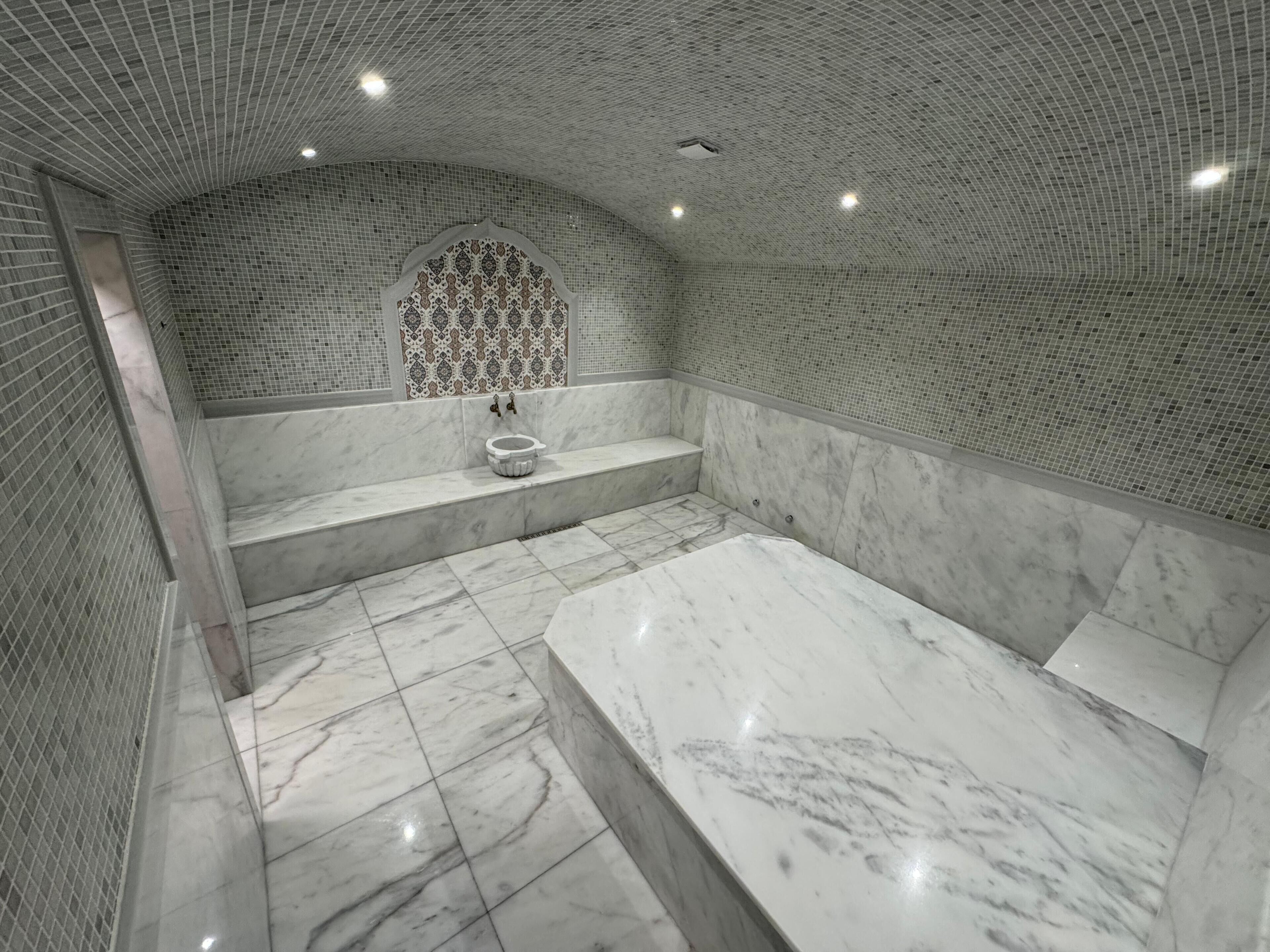 Body scrubs, 1 treatment room, massages