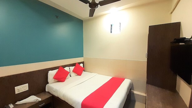 Standard Double Room - Hexa Royal Residency (Mumbai)