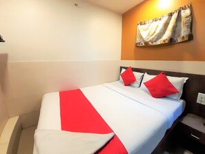 Standard Double Room | Free WiFi - Hexa Royal Residency (Mumbai)
