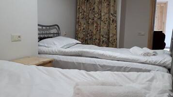 Deluxe Twin Room | Free WiFi