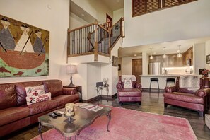 Apartamento, 3 habitaciones | Sala de estar