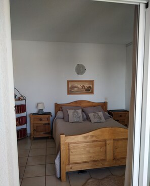 1 Schlafzimmer, Bügeleisen/Bügelbrett