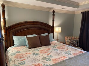 3 chambres, coffres-forts dans les chambres, fer et planche à repasser