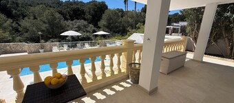 Luxevilla Felizidad. Prive zwembad, 5 slaapkamers, 4 badkamers. en uitzicht op zee.  Font de Sa Cala.