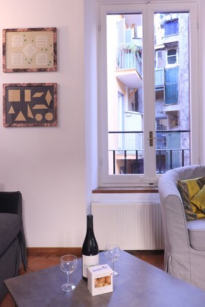 Fernseher, Netflix, Kinderspielzeug, Streaming-Dienste