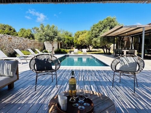 Charming villa with pool in the Bonifacian maquis