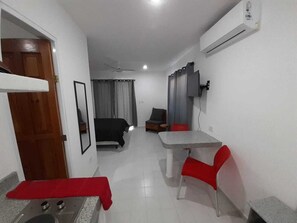 1 bedroom, in-room safe, WiFi, bed sheets