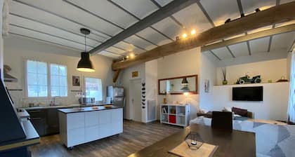 house with patio. many climbing sites. paris 60km.