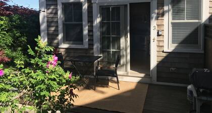 NOUVEAU sur le marché locatif! Magnifique refuge de studio en bord de mer.