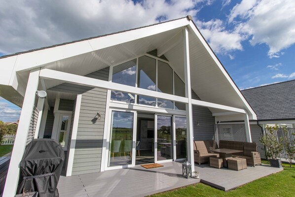 تناول الطعام بالخارج