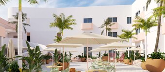 Perla La Paz, Tapestry Collection by Hilton