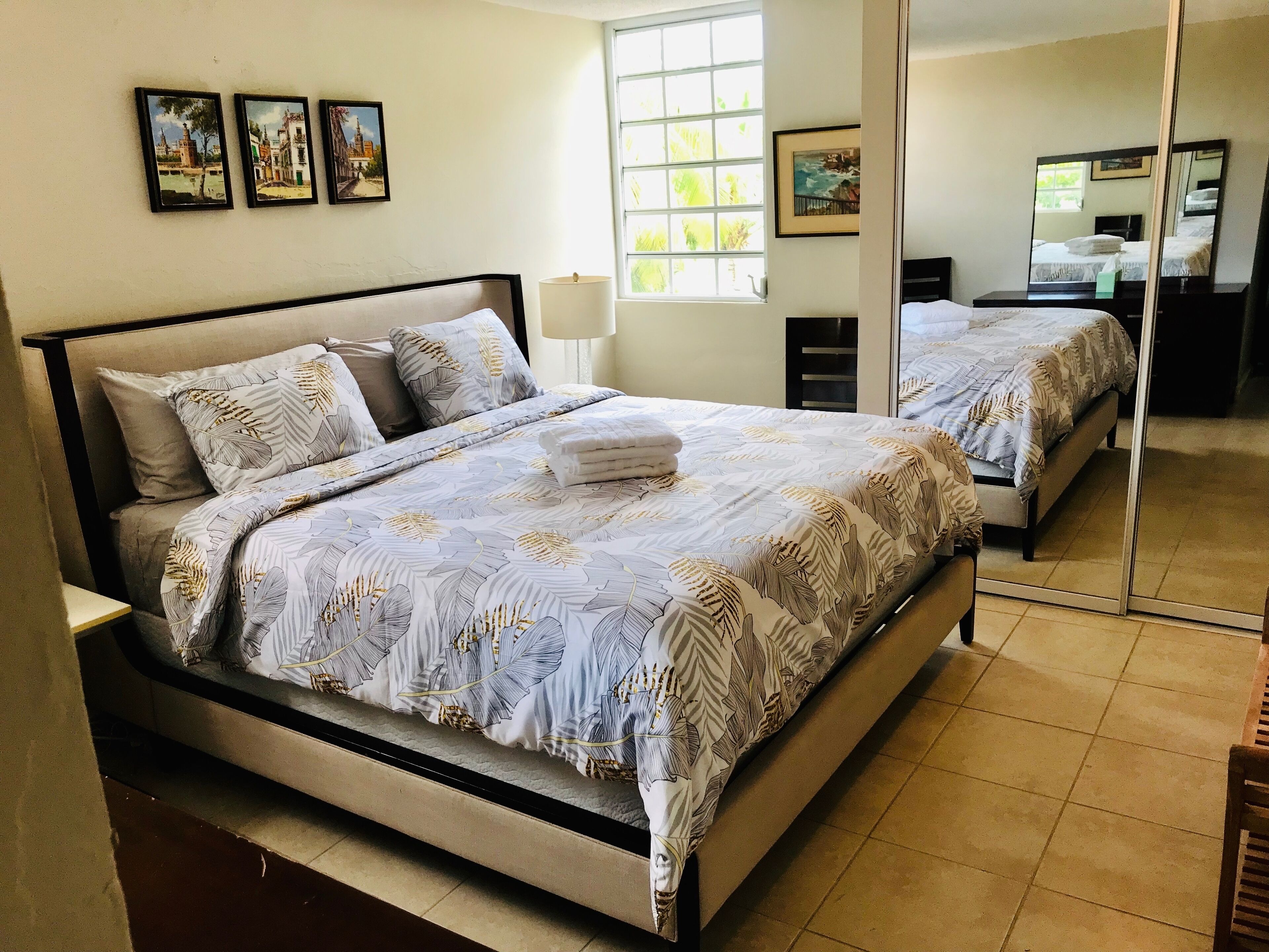 3 chambres, matelas mémoire de forme, fer et planche à repasser