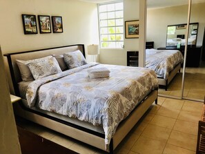 3 slaapkamers, bedden met traagschuimmatras, een strijkplank/strijkijzer