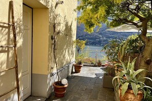 Exterior detail - Hugau Apartment Lake Como (Carate Urio)