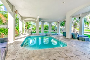A heated pool - Luxe AMI Stay! Saltwater Pool and Rooftop Views (Anna Maria)
