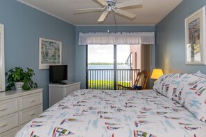 2 bedrooms, iron/ironing board, WiFi - Coquina Moorings 202 Condo With Pool Boat Dock And Awesome Bay Views (Bradenton Beach)