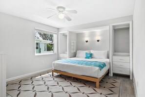 3 室のベッドルーム、アイロン / アイロン台、WiFi、ベッドシーツ