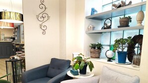 Living area - LA BASTIDE D'ENTRAIGUES (Entraigues-sur-la-Sorgue)