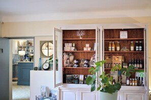 Gift shop - LA BASTIDE D'ENTRAIGUES (Entraigues-sur-la-Sorgue)